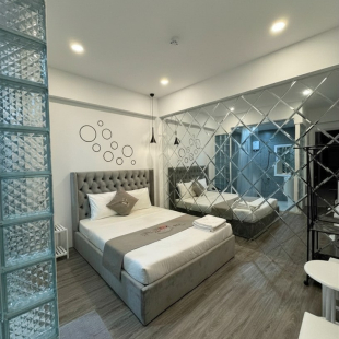 VIP ROOM